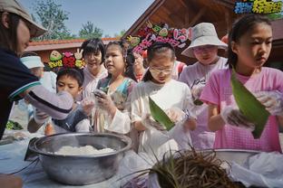 厄德高数据：创造3次关键机会，8次对抗成功3次，评分7.7